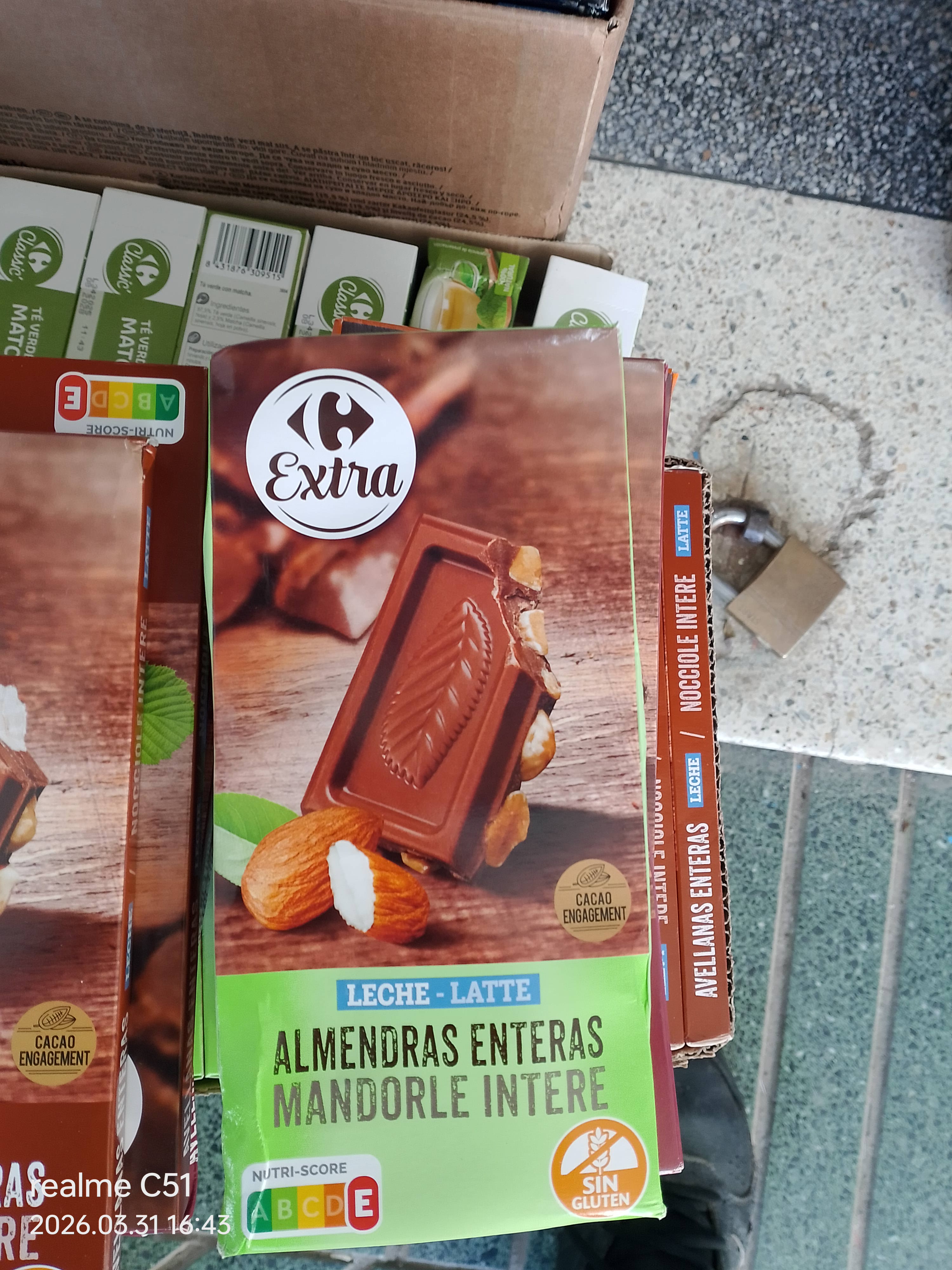 شكلاط لوز 200غ almendras enteras